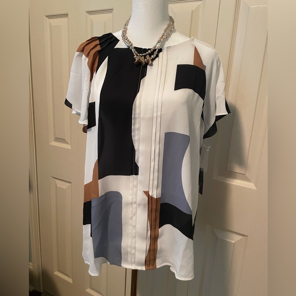 Women’s Blouse Size PXL NWT with Free Costume Jewelry